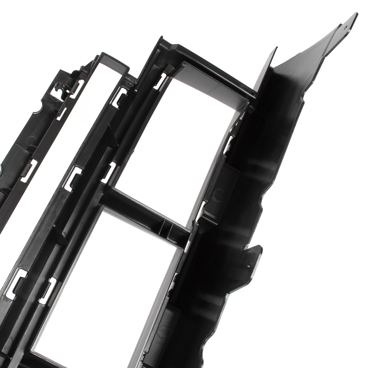 Mercedes C117 X117 CLA-Klasa 16-19 atrapa kratka w zderzak przedni środkowa CZARNA