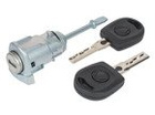 Seat Cordoba II 02-08 wkładka zamka drzwi przednich lewa
