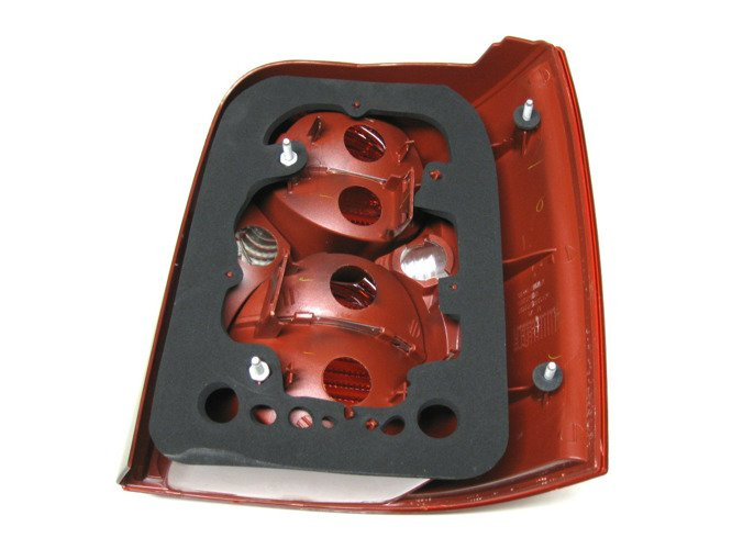 VW Passat B5 00-05 KOMBI lampa tylna zewnętrzna lewa