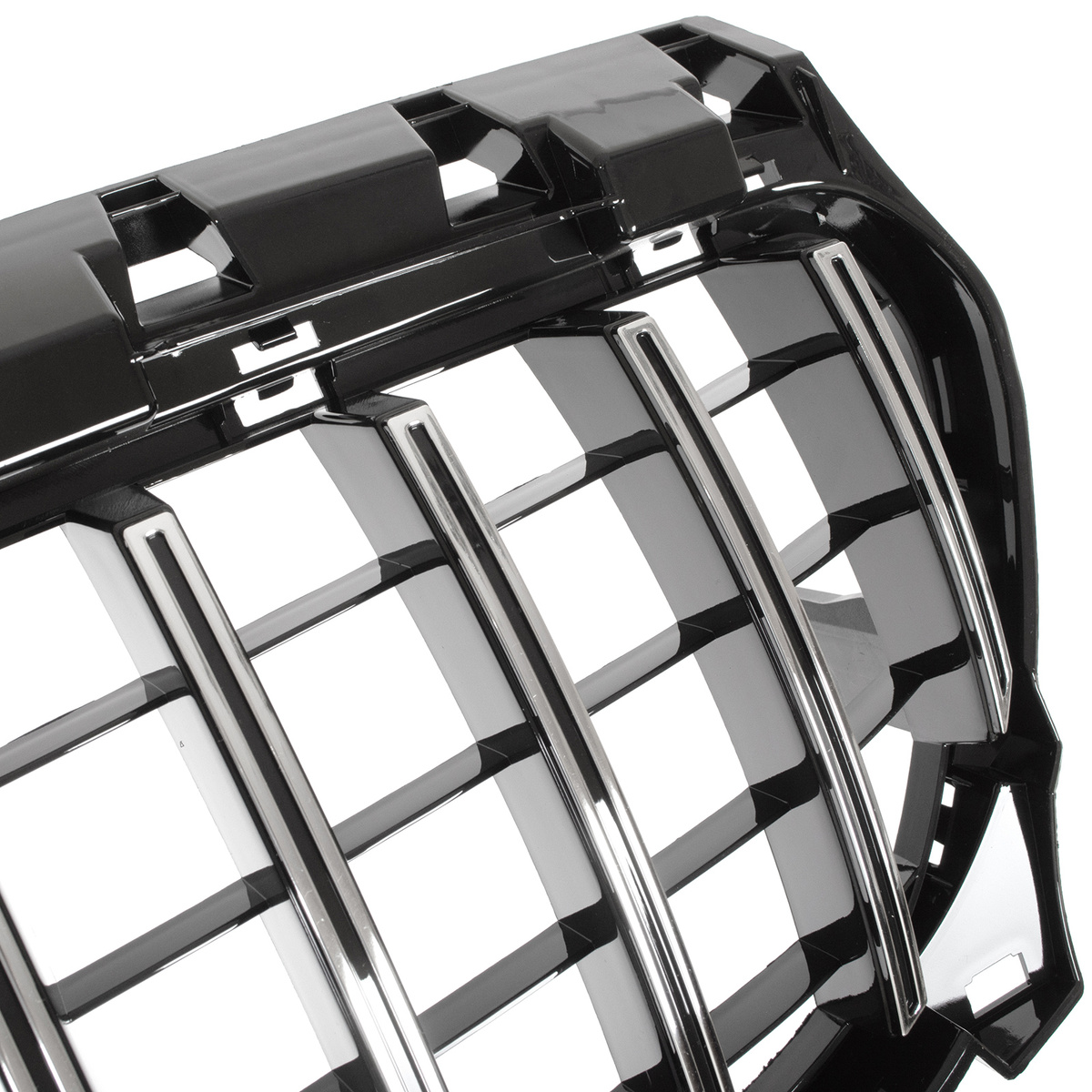 Mercedes CLA C117 W117 X117 AMG 13-19 atrapa między reflektory (grill)