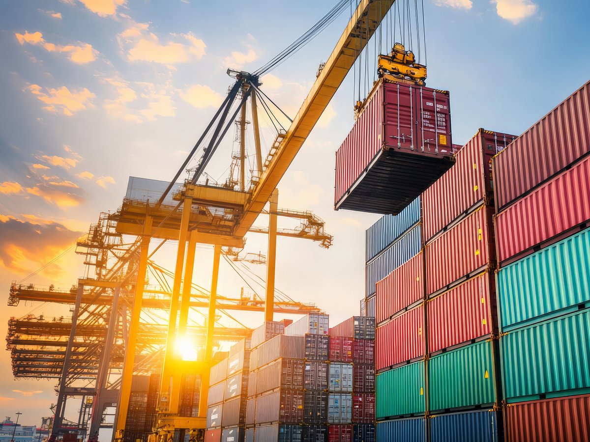 Renault Maxter klosz lampy tylnej lewy = prawy